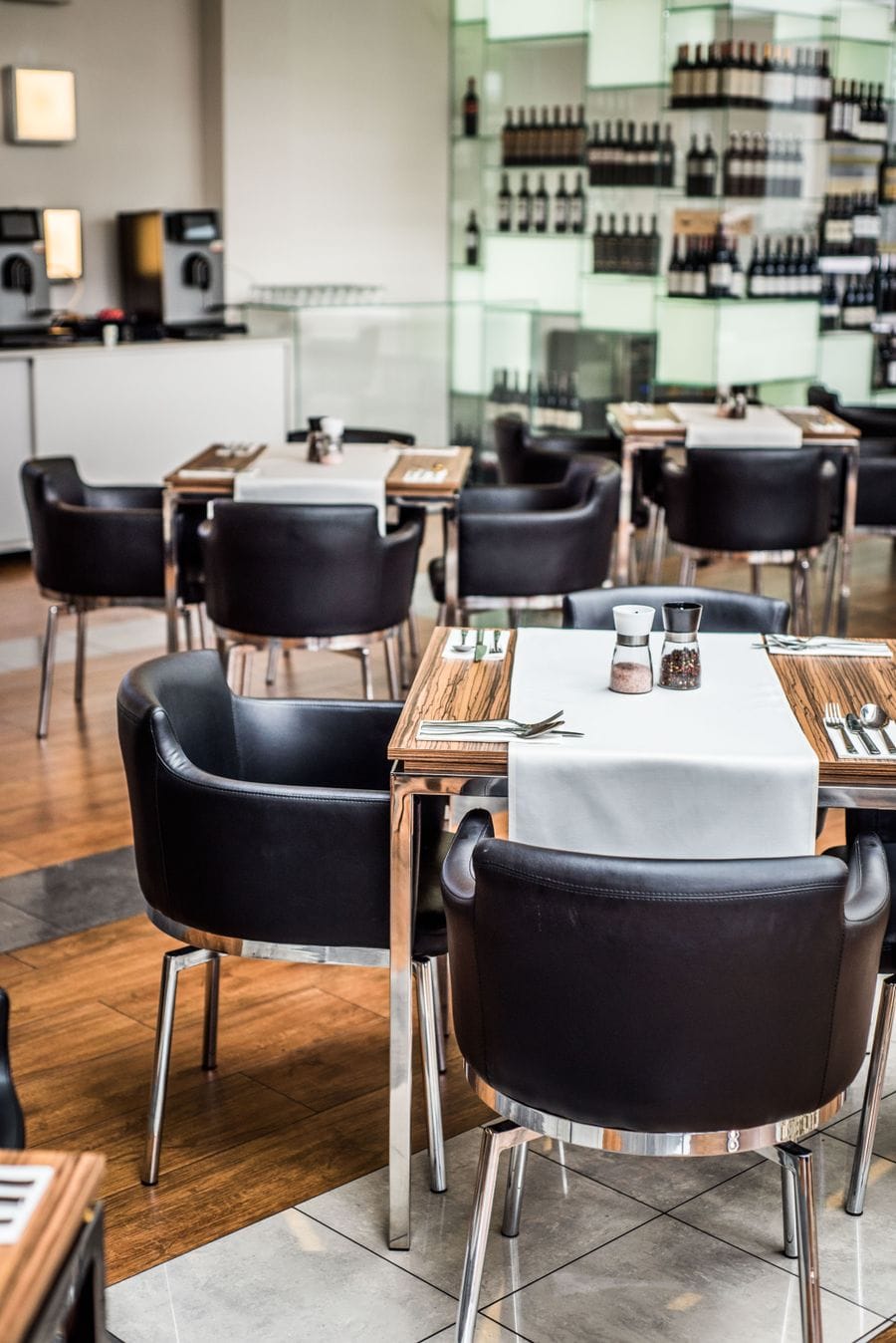 Hotel Molto Moderno / Steak & Grill Restaurant