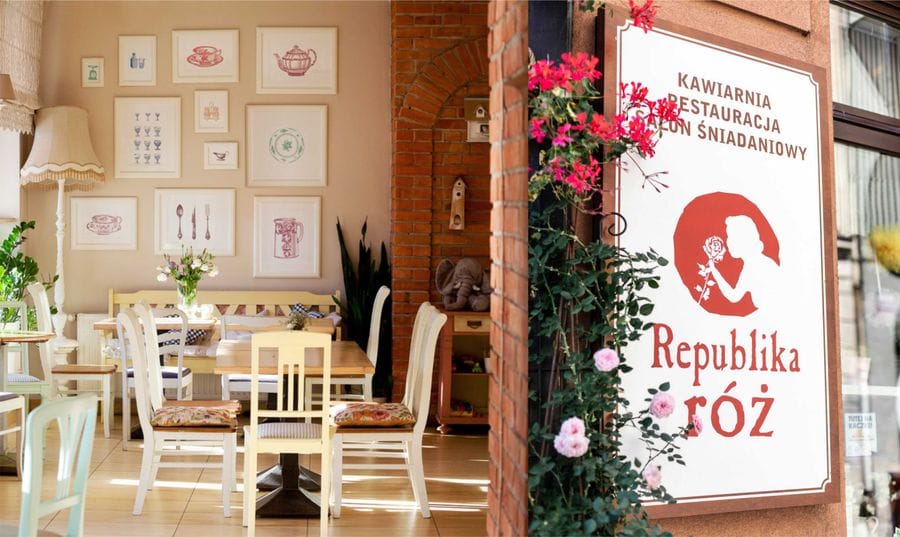 Republika Róż by Andrzej Gołąbek