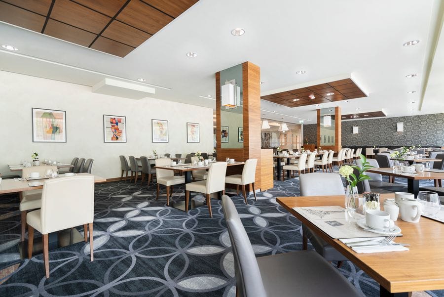 5th Avenue Restaurant & Lounge Bar