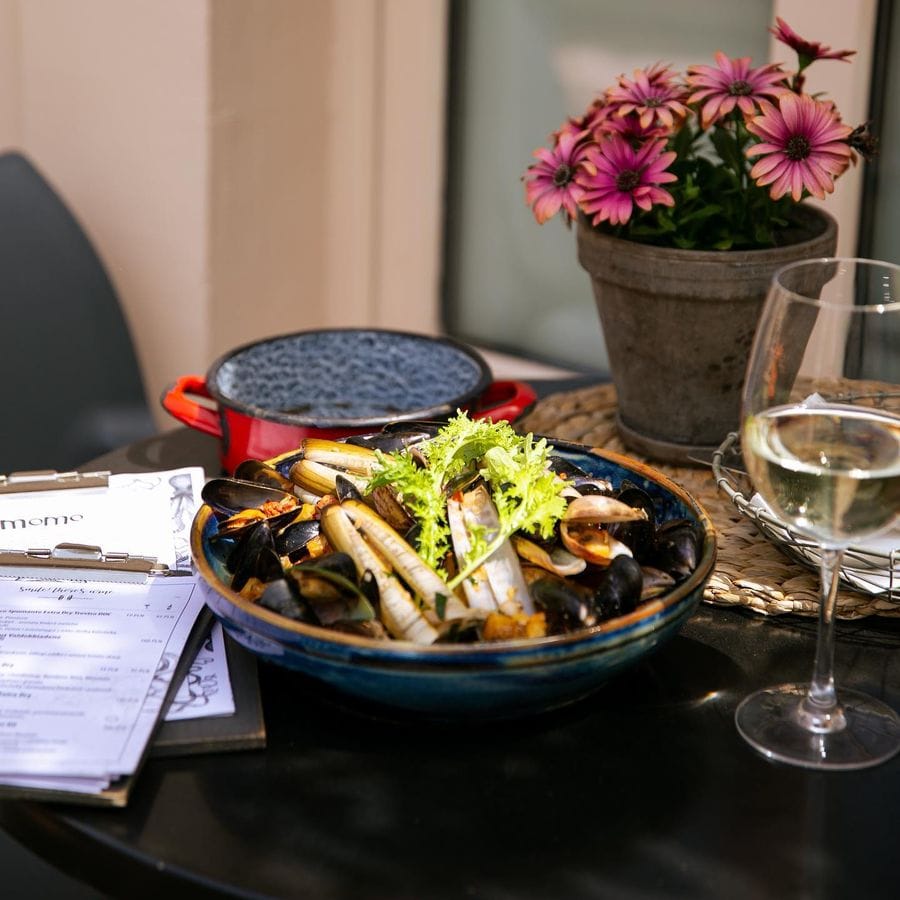 Momo love at first bite